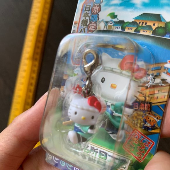 2005 HELLO KITTY 'NIHONBASHI' TOKYO EXCLUSIVE CELL CHARM - Picture 5 of 7